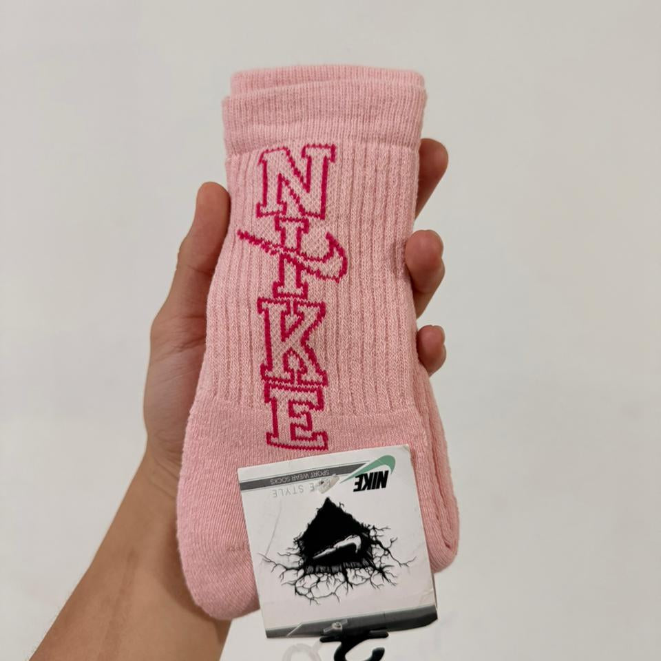 Medias Nike Pink Vertical Logo